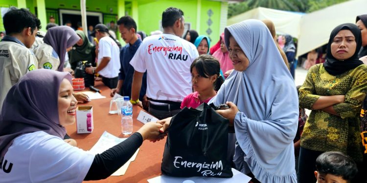 Disambut Antusias, Warga Boncah Mahang Bengkalis Serbu Pasar Murah PHR