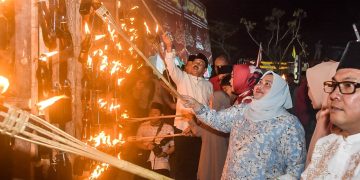 Bupati Kasmarni Buka Festival Lampu Colok Mandau, Semarak Tahun Baru 1445 Hijriyah