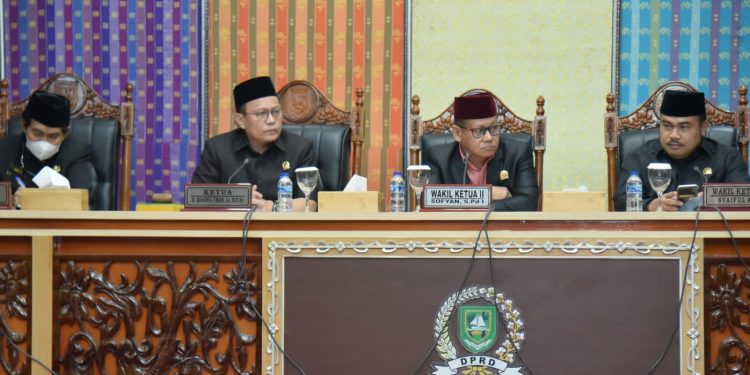 DPRD Kabupaten Bengkalis Sampaikan Laporan Reses Masa Sidang II Pada Paripurna