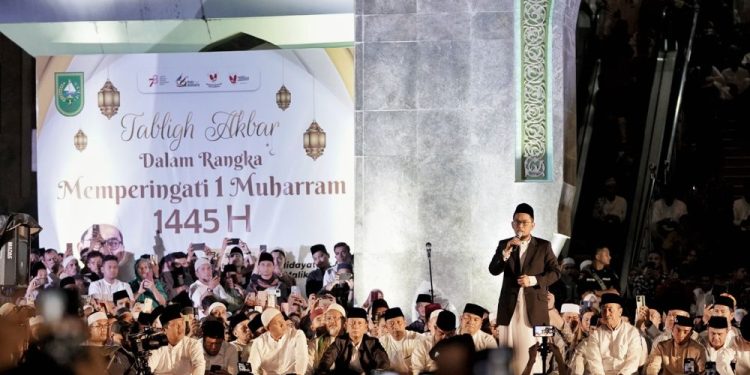 Ustadz Adi Hidayat Siap Kuliahkan Remaja Riau Hingga S3, Ini Syaratnya