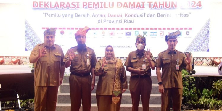 Hadiri Deklarasi Pemilu Damai 2024 Bersama Forkopimda Riau, Bupati Kasmarni Ajak Ciptakan Pemilu Bermartabat
