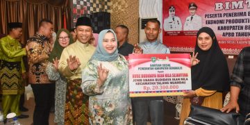 Bupati Kasmarni Buka Bimtek KUBE untuk Tingkatkan Kemandirian Usaha Ekonomi Produktif