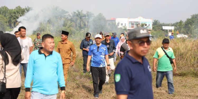 Hadiri Kegiatan Goro Massal Di Siak Kecil, Wabup Bengkalis Ajak Terapkan PHBS