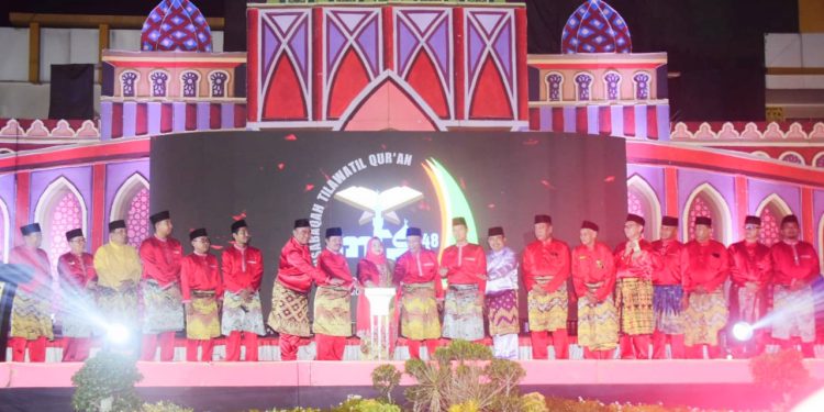 Bupati Kasmarni Berpesan Hendaknya Al-Qur’an Betul-Betul Dijadikan Sebagai Tuntunan Kehidupan Bermasyarakat