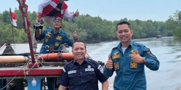 Perkuat Jaringan Internet Hingga Pesisir, Kadiskominfo Rohil Ekspedisi Sinyal Telekomunikasi ke Pelosok Desa