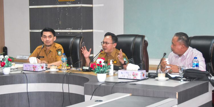 Pimpin Rapat Persiapan Peresmian MPP, Sekda Ajak Ciptakan Keseragaman dan Sinergi Dalam Mencapai One Stop Service