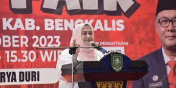 Buka Job Fair 2023, Bupati Kasmarni Sampaikan Komitmen Perjuangkan Lapangan Kerja Bagi Naker Lokal