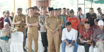 Pantau Langsung Proses Pilpeng, Bupati Rohil Ajak Masyarakat Dukung Penghulu Terpilih