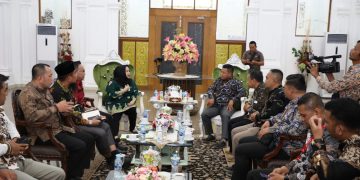 Terima Audiensi Bawaslu, Bupati Kasmarni Sampaikan Dukungan