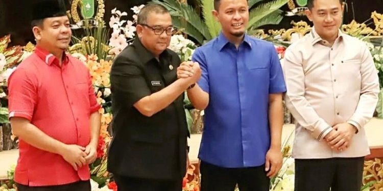 DPRD Riau Gelar Paripurna Pemberhentian Syamsuar, Edi Natar Jadi Plt. Gubri