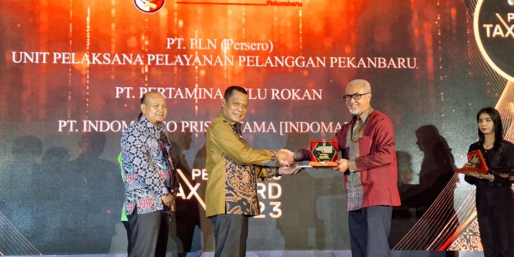 Taat Pajak Daerah, PHR Raih Penghargaan Pekanbaru Tax Award 2023