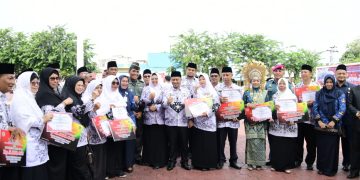 10 Sekolah Terima Penghargaan Sekolah Adiwiyata Tingkat Kabupaten dari Bupati Bengkalis