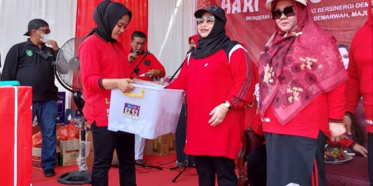 Sempena HGN dan HUT PGRI Ke-78, Kasmarni: Transformasi Guru  Kunci Capai Visi Indonesia Lebih Maju