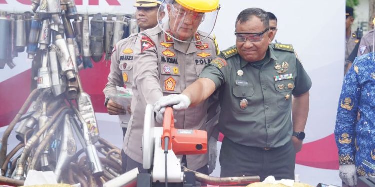 Upaya Cipta Kondisi Jelang Natal dan Tahun Baru, Polda Riau Musnahkan 1.597 Knalpot Brong
