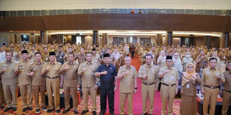 Bupati Rohil Ikuti Rakor Bersama Gubernur, Bupati/Walikota dan Camat se-Riau