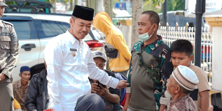 Dihadiri Lebih 200 Peserta, Bupati Rohil Buka Operasi Katarak Mata Gratis dari Lions Clubs