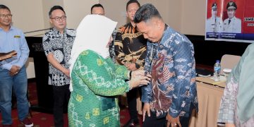 Tingkatkan Pelayanan Kinerja Puskesmas,Bupati Kasmarni Buka Bimtek BLUD dan BOK