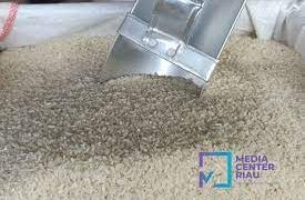 Di Tengah Isu Langka dan Mahal, Pemprov Riau Pastikan Stok Beras Premium Masih Aman