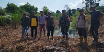 Antisipasi Karlahut, Babinsa Koramil 0321- 05/RM Lakukan Patroli dan Sosialisasi di Lenggadai Hulu
