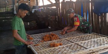 Motivasi UMKM, Kembali Anggota Koramil 0321- 05/RM Temui Pembuatan Kerupuk Di Desa Binaan Bangko Sempurna