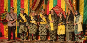 Wakapolri Komjenpol Drs. Agus Andrianto Diaunugerah Gelar Adat Dato’ Seri Sakti Bhayangkara Utama Oleh LAM Kepri