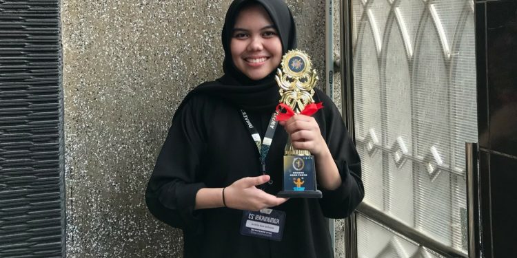 Peraih Beasiswa PHR Regitha Nur Azizah Sabet Juara Nasional Pidato Bahasa Inggris