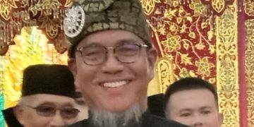 Datok Revolaysa Tegaskan, Tidak Pernah Memberikan Gelar Baik Individu Atau Organisasi Untuk Tameng Adat Mandau