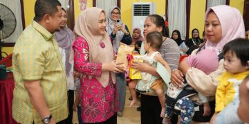 Hadiri Kegiatan Bulan Penimbangan, Camat Riki: Petugas Omasuka Siap Datang Kerumah