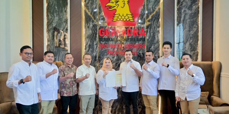 Pasangan Kasmarni Bagus Santoso Terima SK dari Partai Gerindra, Genap 10 Partai Politik Yang Mendukung
