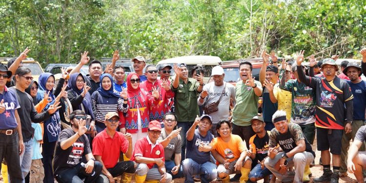 Komunitas Otomotif Duri Menaja Offroad Silahturahmi, Camat Riki Rihardi Turut Merasakan Sensasi Jalur Lumpur