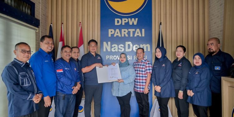 Persetujuan Parpol KWK dari Partai Nasdem, Diterima Balon Bupati Kasmarni di Kantor DPW Nasdem