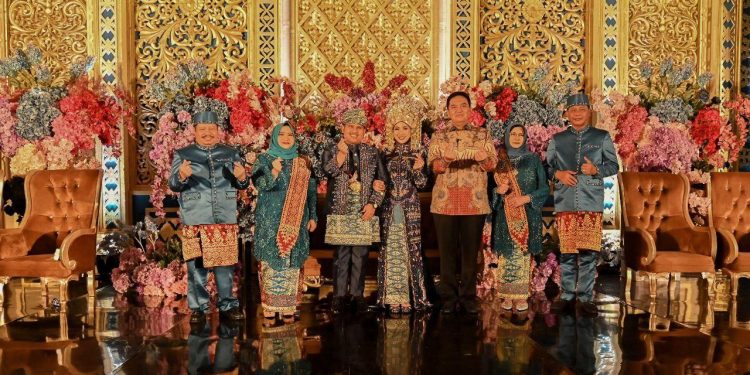 Resepsi Pernikahan Arsya-Tiara dihadiri Tokoh Nasional, Acara Berlangsung Sukses