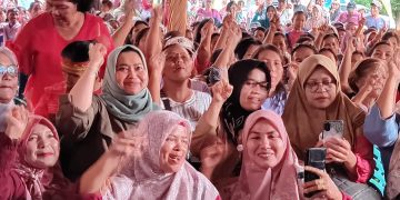 Persoalan Air Bersih dan Listrik di Sebanga, Kasmarni Komitmen Tuntaskan di Tahun 2025