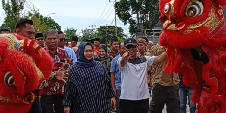 Paslon KBS Disambut Tarian dan Atraksi Budaya Lokal. Kasmarni: Berbeda Suku Tapi Pilihan Tetap Nomor Satu