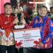 Balik Alam Juara 1, Camat Riki Serahkan Hadiah Untuk Pemenang Lomba Bidang Kelengkapan Administrasi