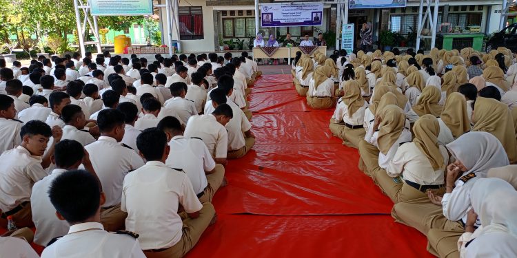 Angkat Tema Anti Perundungan dan Pergaulan Bebas, 450 Siswa-siswi SMA 1 Bukit Batu, Ikuti Sosialisasi dan Edukasi Komnas PA Bengkalis 