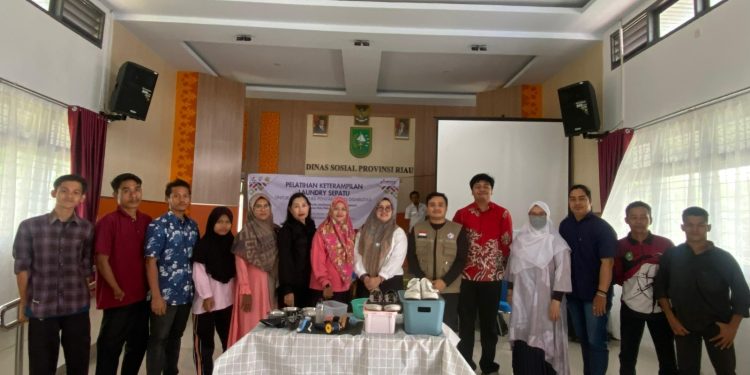 PHR Dorong Kemandirian Ekonomi Kelompok Disabilitas Lewat Pelatihan Laundry Sepatu