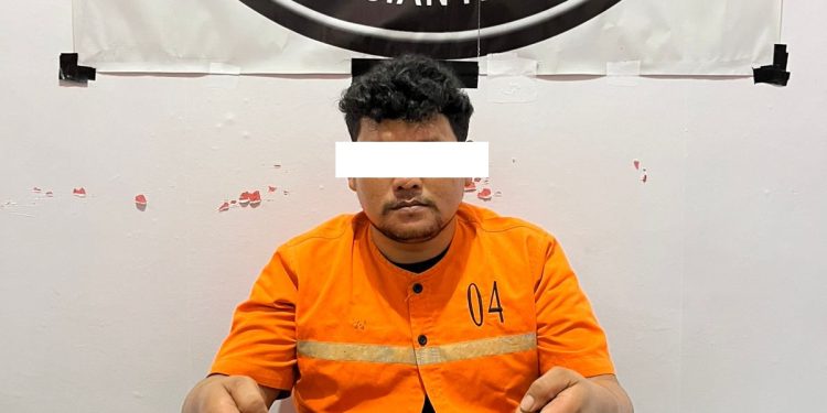Polisi Amankan Pelaku dan Barang Bukti Sabu, di Desa Bumbung