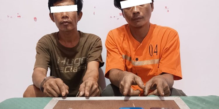 Dua Pria di Simpang Puncak Sebangar Diamankan Satresnarkoba Polres Bengkalis